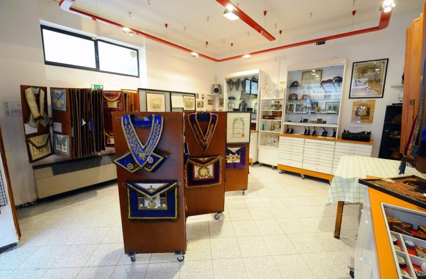 What Is The Definition Of A Freemason