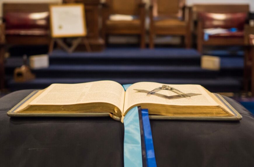 grand master of freemasons